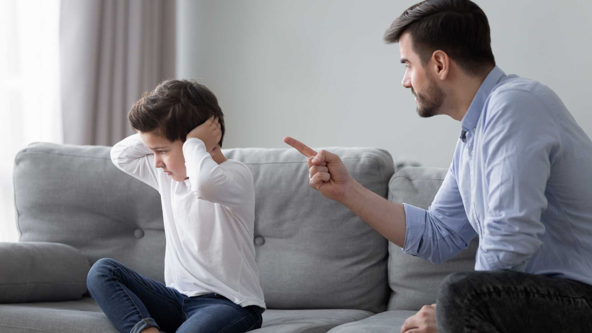 كيفية التعامل مع الطفل العنيد